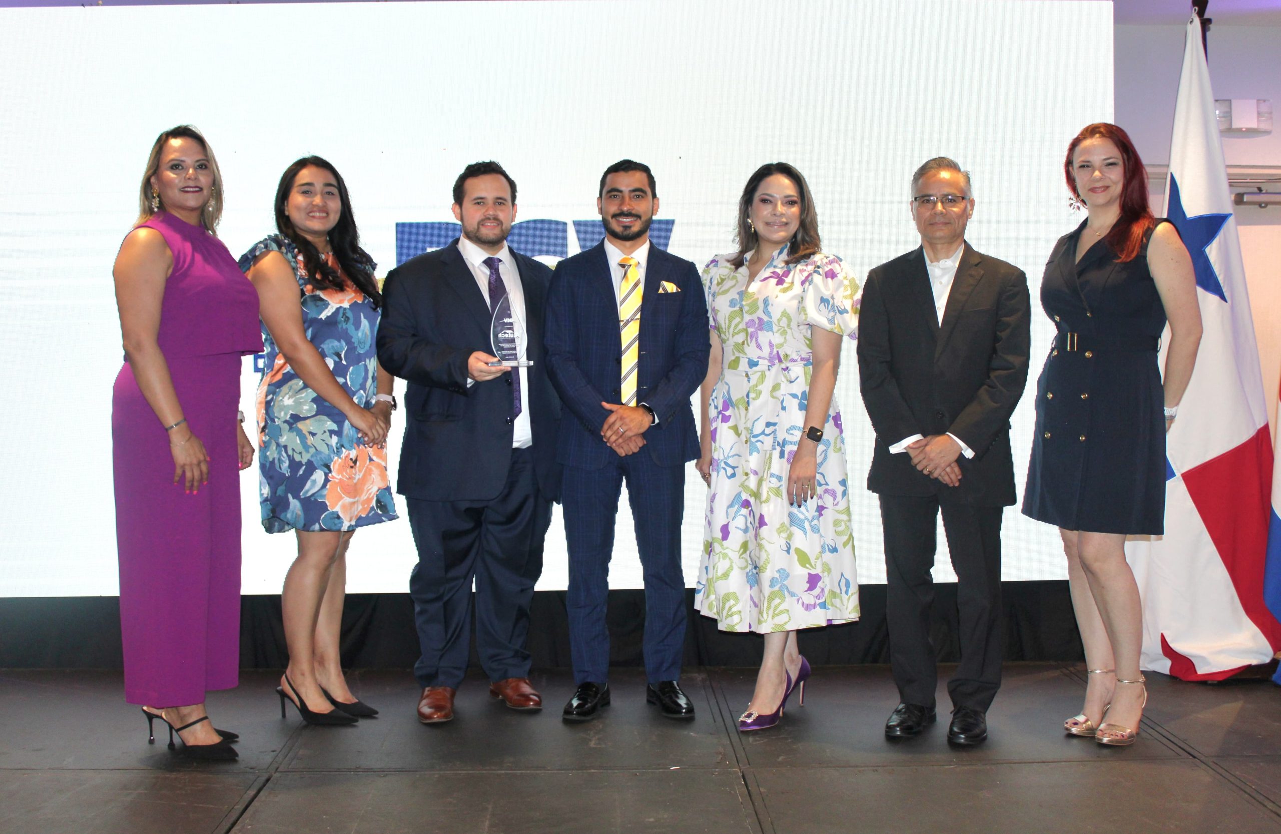 Bolsa Centroamericana de Valores destaca trayectoria de Alutech en