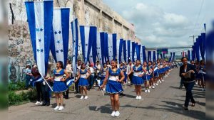 Desfiles patrios refundacionales