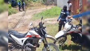 cuerpo calcinado dentro carro