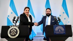 Xiomara Castro saludo Luis Redondo