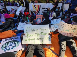 Inmigrantes "duermen" frente a residencia oficial del alcalde de Nueva York