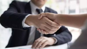 Empresario apreton manos