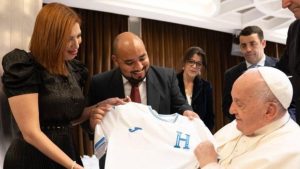 Papa Francisco Sponda camisa selección