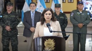 Rixi Moncada renuncia