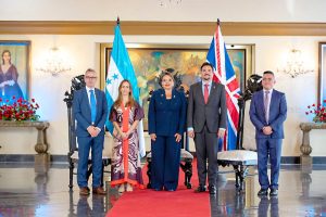 Embajadora-de-Reino-Unido-presenta-cartas-credenciales-a-presidenta-de-Honduras-2-1536x1023