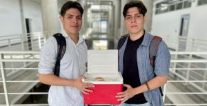 Gemelos-de-Santa-Barbara-emprenden-con-panqueques-para-costear-su-educacion-en-la-UNAH