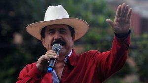 Mel Zelaya chumpa roja