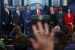 Chicago rechaza la amenaza de Trump de enviar soldados para combatir la violencia