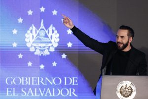 Oficialismo propone una reforma para la reelección presidencial indefinida en El Salvador
