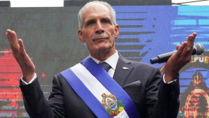 Nasry Asfura banda presidencial