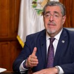 AI__PRESIDENTE-BERNARDO-AREVALO-BRINDA-MENSAJE-A-LA-NACION-POR-SEGURO-OBLIGATORIO-PARA-VEHICULOS-0002-1140x570