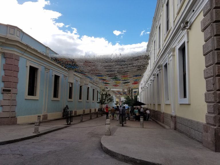 paseo-liquidambar-museo-min-y-correo-nacional-tegucigalpa-honduras_orig