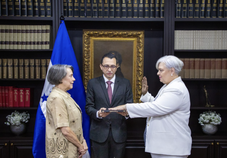 Captura de pantalla 2026-04-13 a la(s) 7.58.34 p. m.