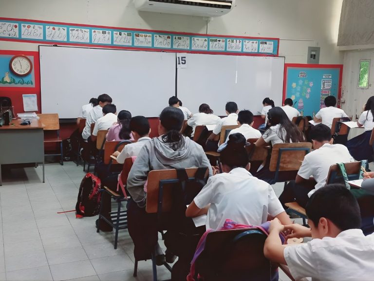 ESTUDIANTES-EN-HONDURAS