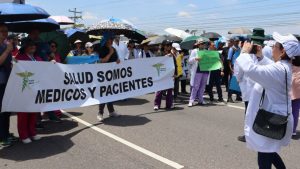 Portadas Javier - principal_medicos_logran_acuerdo_gobierno_honduras_humo_blanco_salud