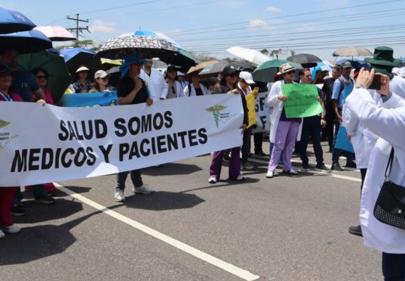 Portadas Javier - principal_medicos_logran_acuerdo_gobierno_honduras_humo_blanco_salud