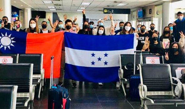 Becas-Taiwan-696x348