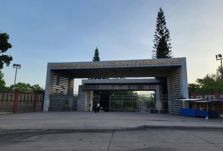 La-UNAH-celebra-su-178-aniversario-de-fundacion1