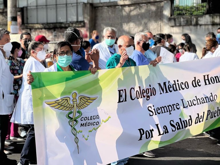 Colegio-Medico-exige-al-Gobierno-retomar-el-dialogo-y-cumplir-compromisos-pendientes