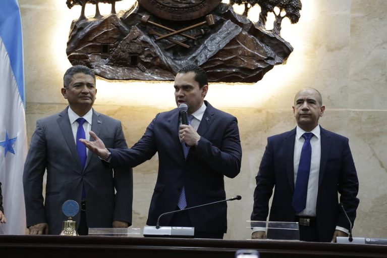 Instalada-la-Junta-Directiva-Provisional-del-CN-con-Tomas-Zambrano-como-presidente